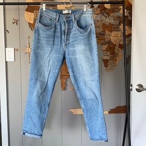 Aritzia Denim Forum “The Yoko High Rise Slim 28L” 32